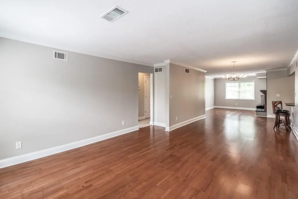 750 Dalrymple Road Unit L3, Sandy Springs, Georgia 30328, 2 Bedrooms Bedrooms, ,2 BathroomsBathrooms,Residential,Sold,750 Dalrymple Road Unit L3,6724276
