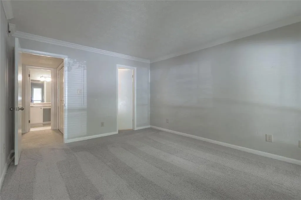 5147 Roswell Road Unit 10, Atlanta, Georgia 30342, 2 Bedrooms Bedrooms, ,1 BathroomBathrooms,Residential,Sold,5147 Roswell Road Unit 10,6033038