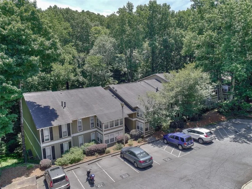 5147 Roswell Road Unit 10, Atlanta, Georgia 30342, 2 Bedrooms Bedrooms, ,1 BathroomBathrooms,Residential,Sold,5147 Roswell Road Unit 10,6033038