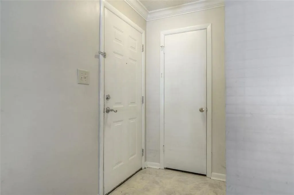 5147 Roswell Road Unit 10, Atlanta, Georgia 30342, 2 Bedrooms Bedrooms, ,1 BathroomBathrooms,Residential,Sold,5147 Roswell Road Unit 10,6033038