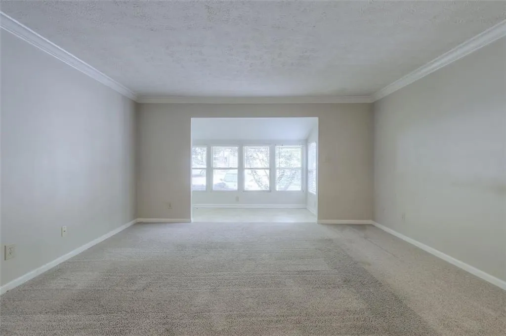 5147 Roswell Road Unit 10, Atlanta, Georgia 30342, 2 Bedrooms Bedrooms, ,1 BathroomBathrooms,Residential,Sold,5147 Roswell Road Unit 10,6033038