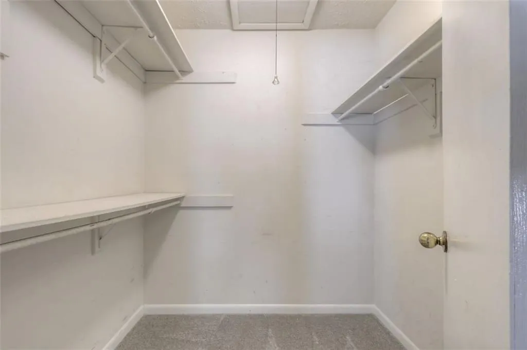 5147 Roswell Road Unit 10, Atlanta, Georgia 30342, 2 Bedrooms Bedrooms, ,1 BathroomBathrooms,Residential,Sold,5147 Roswell Road Unit 10,6033038