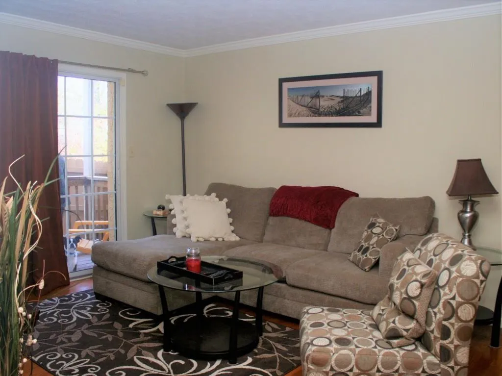 3140 Seven Pines Court Unit 102, Atlanta, Georgia 30339, 1 Bedroom Bedrooms, ,1 BathroomBathrooms,Residential,Sold,3140 Seven Pines Court Unit 102,5820716