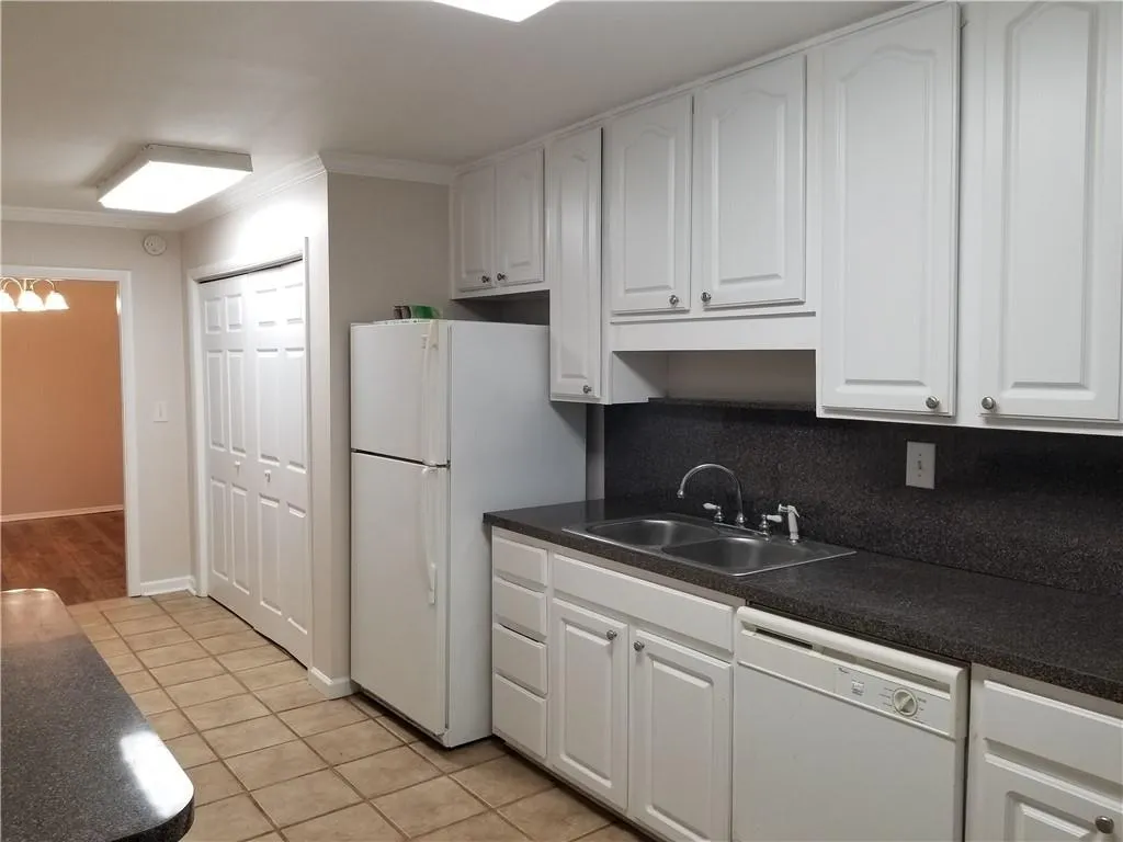 346 Carpenter Drive Unit 12, Sandy Springs, Georgia 30328, 2 Bedrooms Bedrooms, ,2 BathroomsBathrooms,Residential,Sold,346 Carpenter Drive Unit 12,6734800