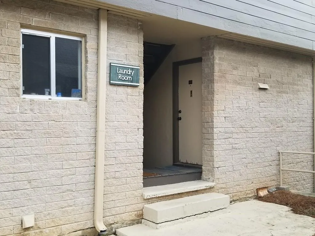 346 Carpenter Drive Unit 12, Sandy Springs, Georgia 30328, 2 Bedrooms Bedrooms, ,2 BathroomsBathrooms,Residential,Sold,346 Carpenter Drive Unit 12,6734800