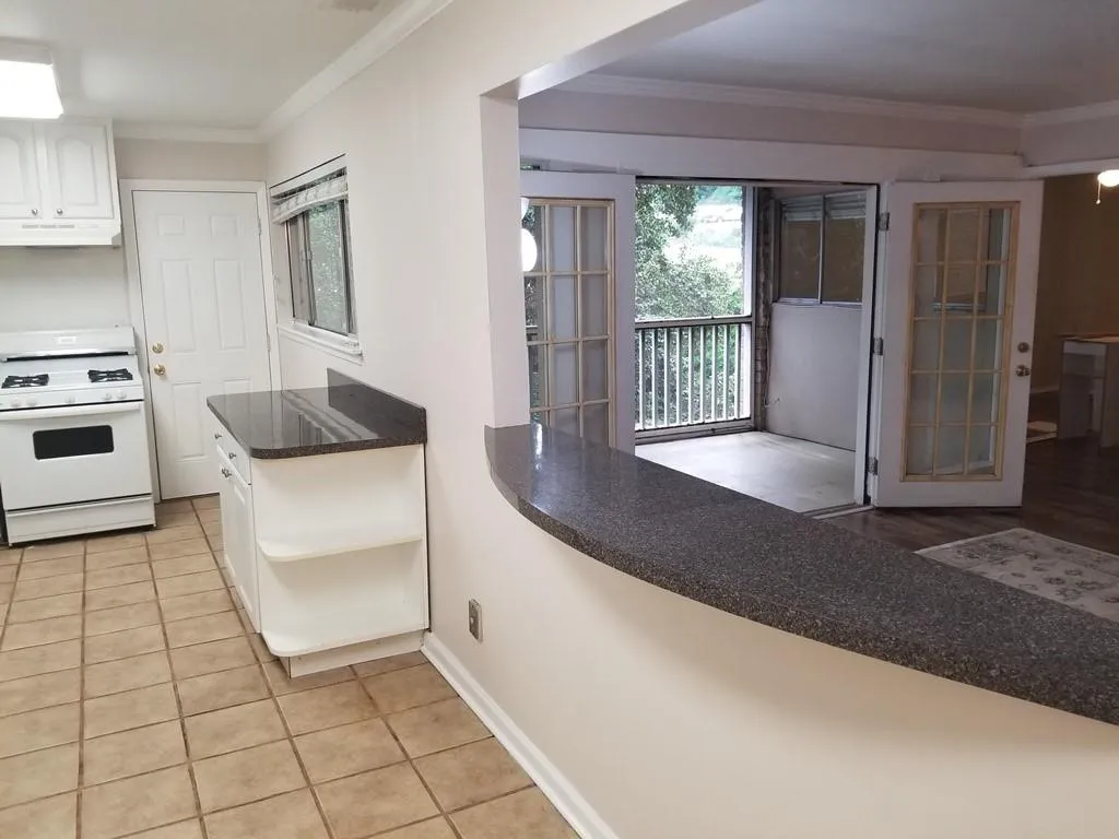 346 Carpenter Drive Unit 12, Sandy Springs, Georgia 30328, 2 Bedrooms Bedrooms, ,2 BathroomsBathrooms,Residential,Sold,346 Carpenter Drive Unit 12,6734800