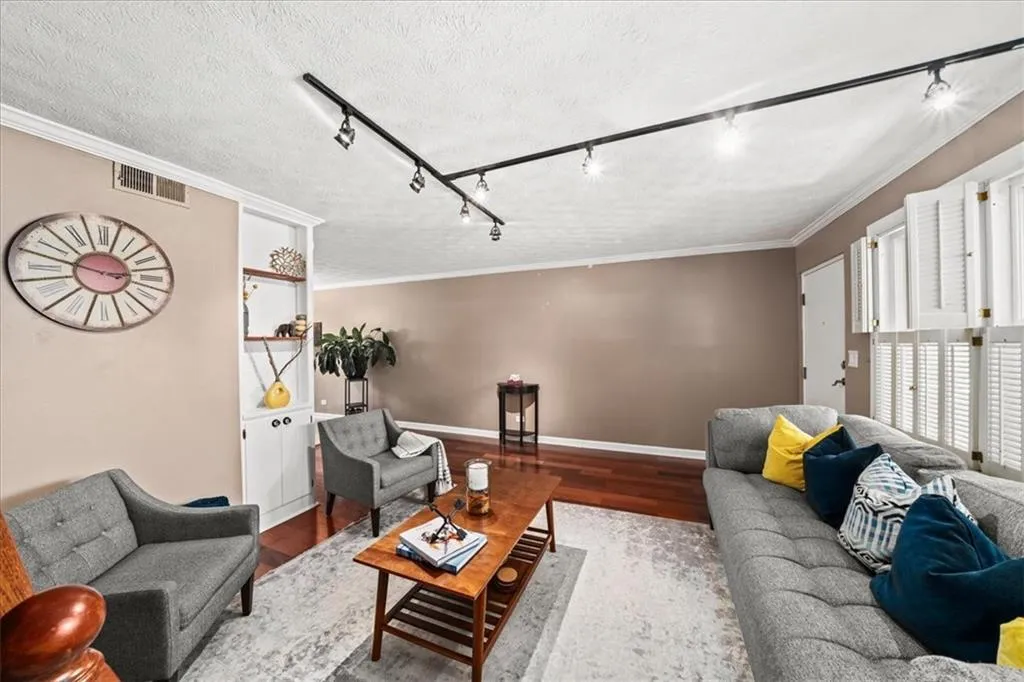 331 Lakemoore Drive Ne Unit C, Atlanta, Georgia 30342, 2 Bedrooms Bedrooms, ,1 BathroomBathrooms,Residential,Sold,331 Lakemoore Drive Ne Unit C,7571229