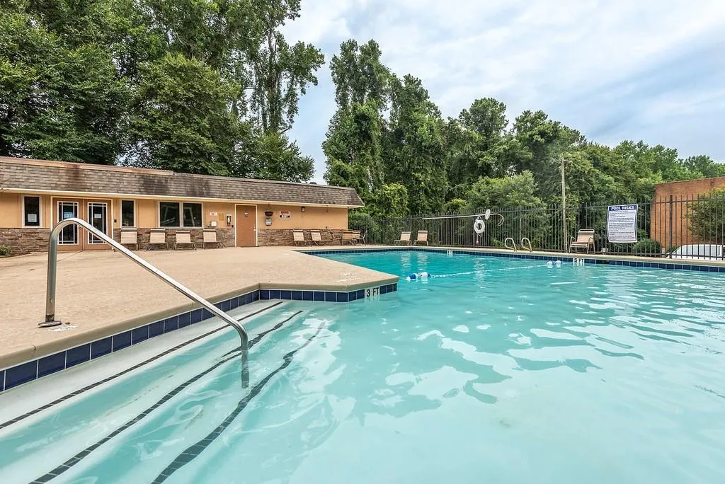 245 Winding River Drive Unit F, Sandy Springs, Georgia 30350, 2 Bedrooms Bedrooms, ,1 BathroomBathrooms,Residential,Sold,245 Winding River Drive Unit F,6581667