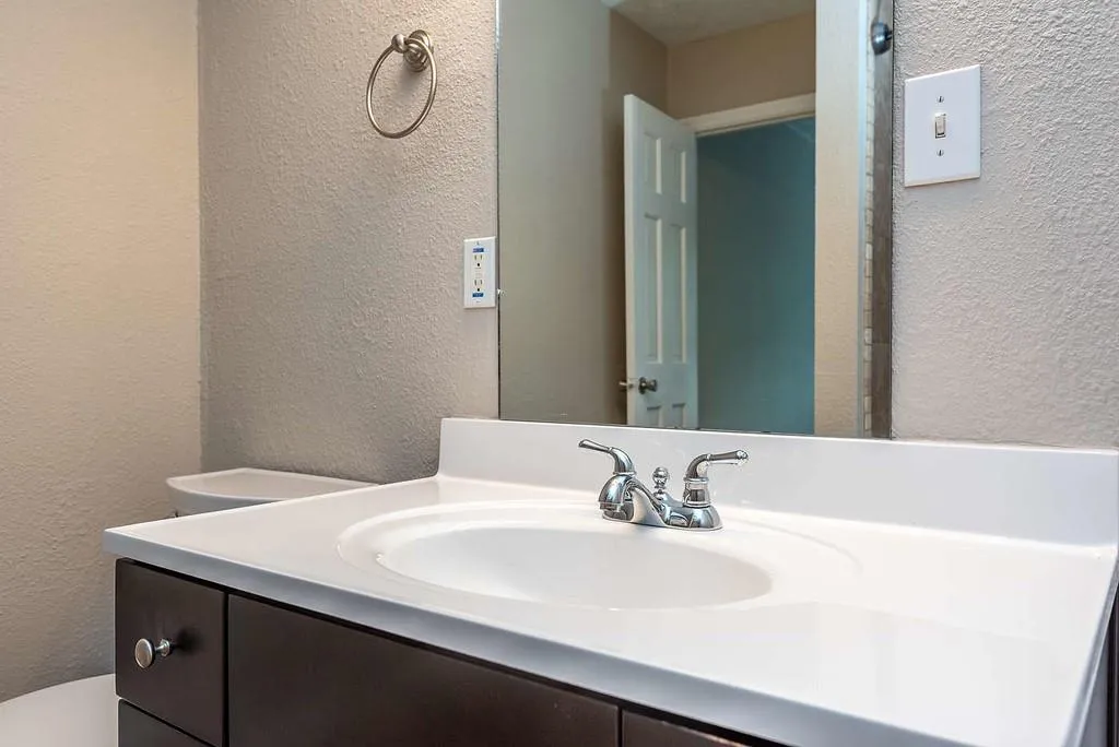 245 Winding River Drive Unit F, Sandy Springs, Georgia 30350, 2 Bedrooms Bedrooms, ,1 BathroomBathrooms,Residential,Sold,245 Winding River Drive Unit F,6581667