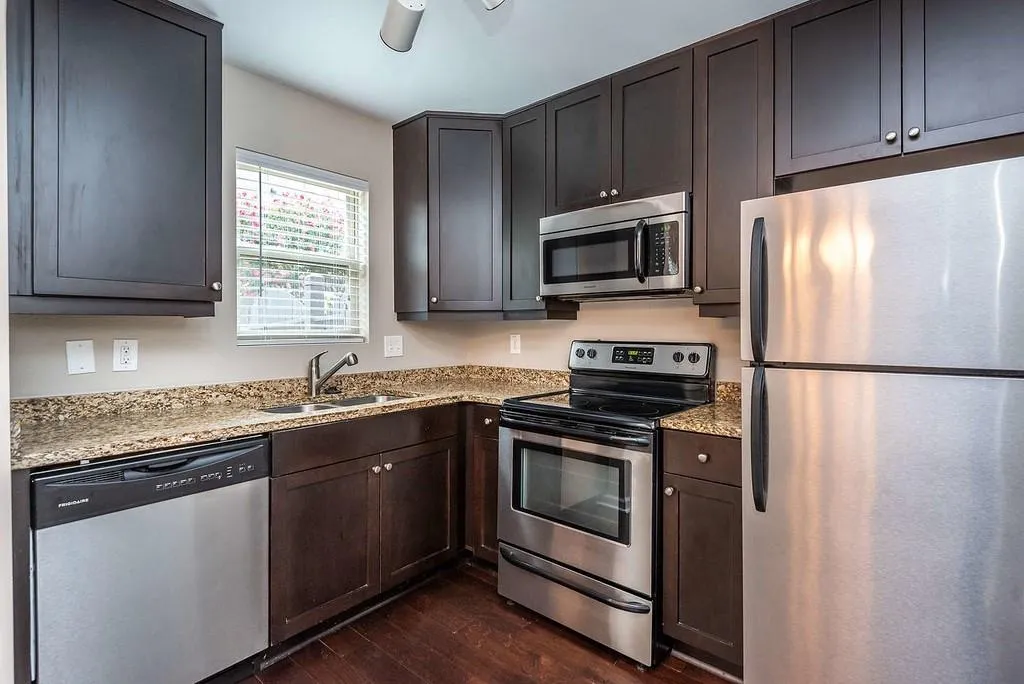 245 Winding River Drive Unit F, Sandy Springs, Georgia 30350, 2 Bedrooms Bedrooms, ,1 BathroomBathrooms,Residential,Sold,245 Winding River Drive Unit F,6581667