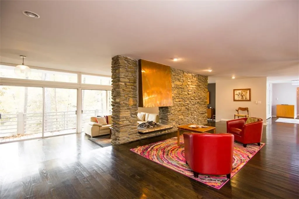 2979 Ridge Valley Road, Atlanta, Georgia 30327, 4 Bedrooms Bedrooms, ,3 BathroomsBathrooms,Residential,Sold,2979 Ridge Valley Road,6004335
