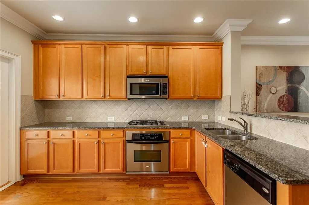 819 Perennial Drive, Atlanta, Georgia 30328, 3 Bedrooms Bedrooms, ,3 BathroomsBathrooms,Residential,Sold,819 Perennial Drive,6630033