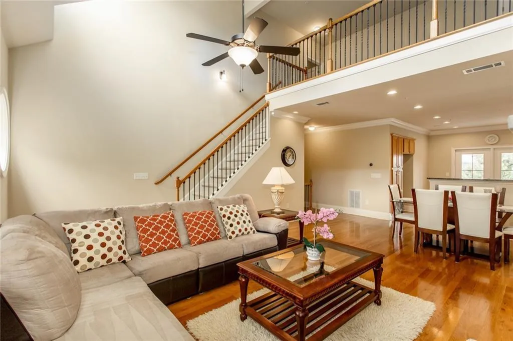 819 Perennial Drive, Atlanta, Georgia 30328, 3 Bedrooms Bedrooms, ,3 BathroomsBathrooms,Residential,Sold,819 Perennial Drive,6630033