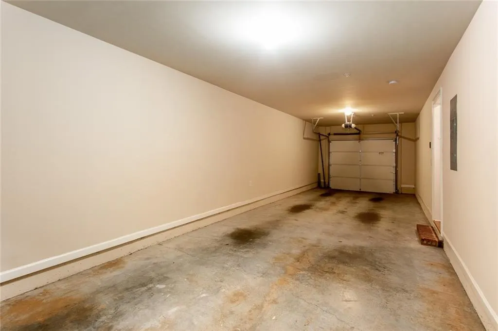 819 Perennial Drive, Atlanta, Georgia 30328, 3 Bedrooms Bedrooms, ,3 BathroomsBathrooms,Residential,Sold,819 Perennial Drive,6630033