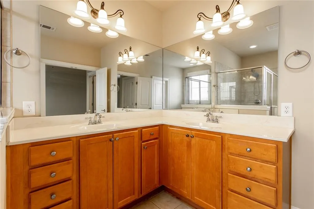 819 Perennial Drive, Atlanta, Georgia 30328, 3 Bedrooms Bedrooms, ,3 BathroomsBathrooms,Residential,Sold,819 Perennial Drive,6630033