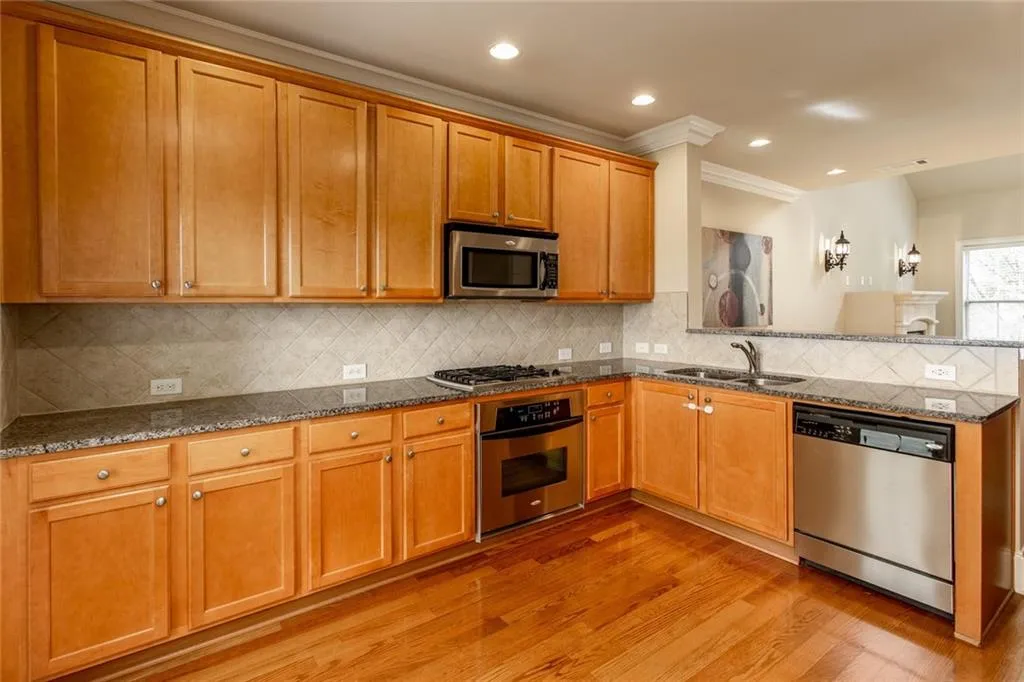 819 Perennial Drive, Atlanta, Georgia 30328, 3 Bedrooms Bedrooms, ,3 BathroomsBathrooms,Residential,Sold,819 Perennial Drive,6630033