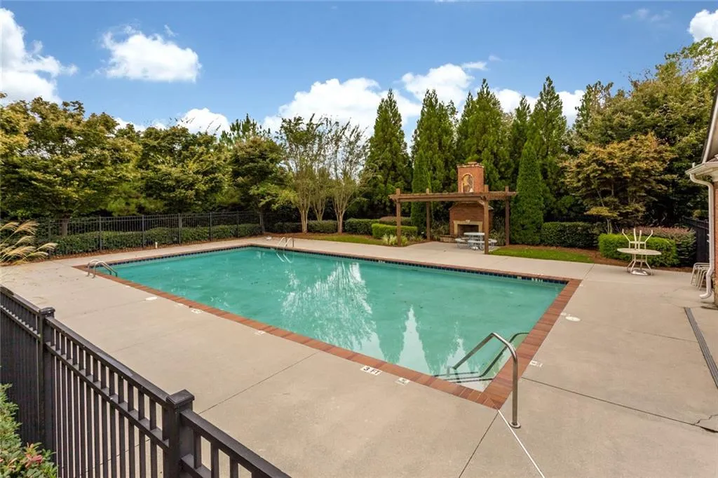 819 Perennial Drive, Atlanta, Georgia 30328, 3 Bedrooms Bedrooms, ,3 BathroomsBathrooms,Residential,Sold,819 Perennial Drive,6630033