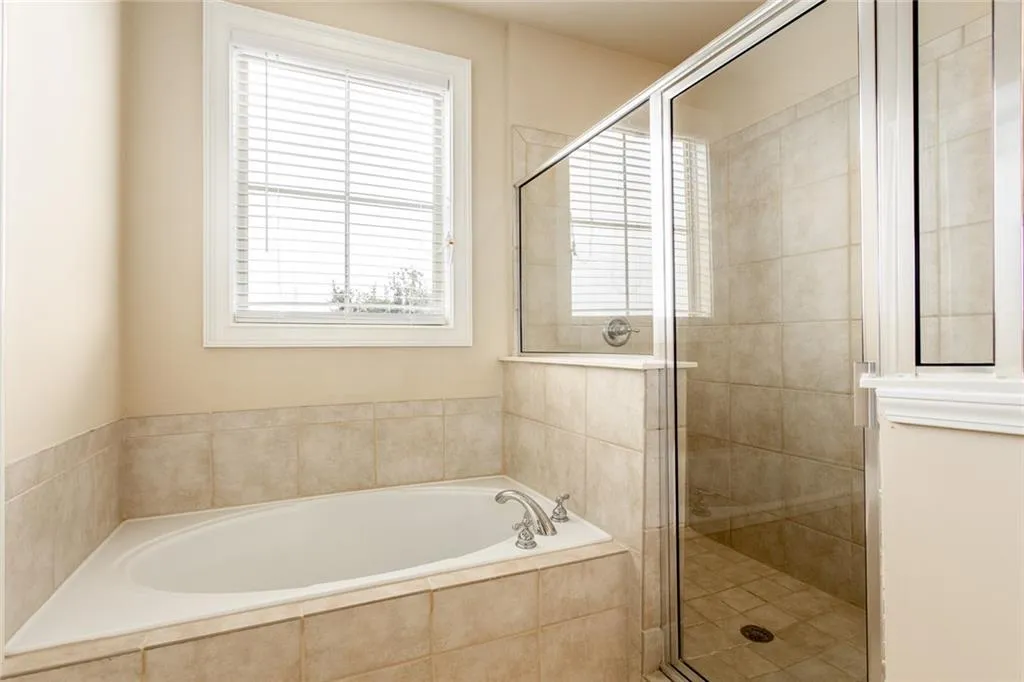 819 Perennial Drive, Atlanta, Georgia 30328, 3 Bedrooms Bedrooms, ,3 BathroomsBathrooms,Residential,Sold,819 Perennial Drive,6630033