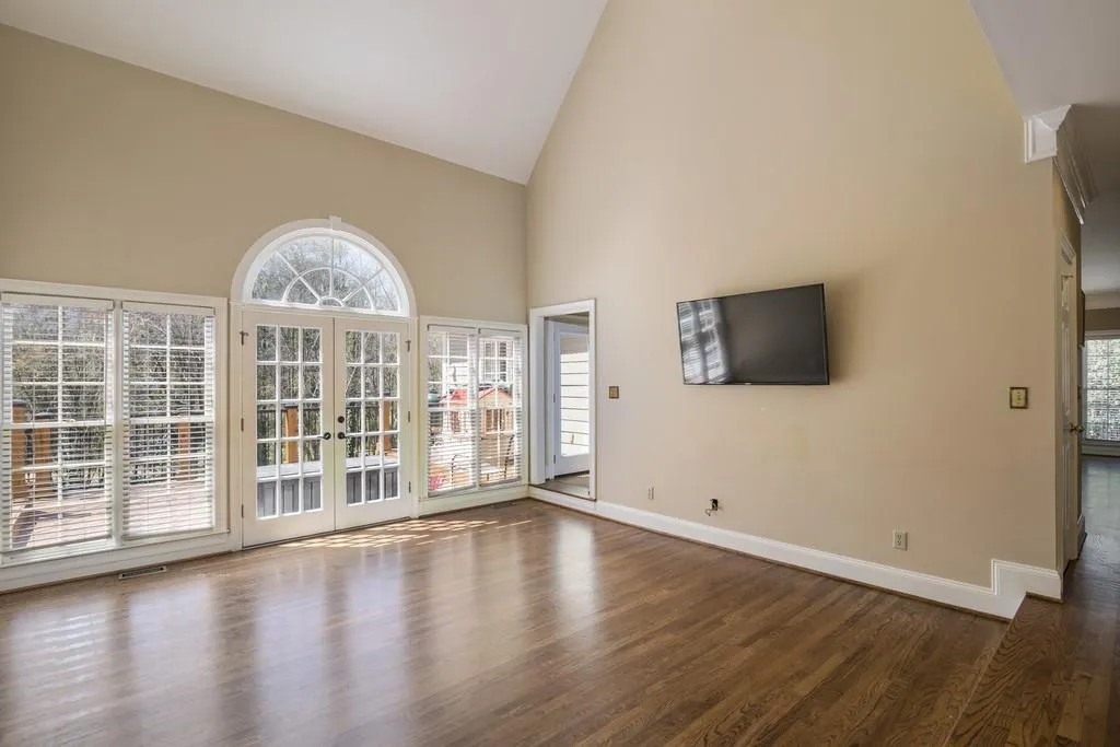 110 Wicksford Glen Ne, Sandy Springs, Georgia 30350, 5 Bedrooms Bedrooms, ,4 BathroomsBathrooms,Residential,Sold,110 Wicksford Glen Ne,6527123