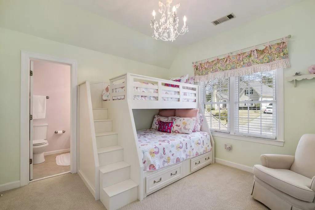 110 Wicksford Glen Ne, Sandy Springs, Georgia 30350, 5 Bedrooms Bedrooms, ,4 BathroomsBathrooms,Residential,Sold,110 Wicksford Glen Ne,6527123