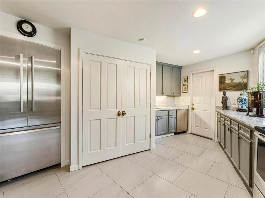 1330 W Garmon Road, Atlanta, Georgia 30327, 4 Bedrooms Bedrooms, ,4 BathroomsBathrooms,Residential,Sold,1330 W Garmon Road,7358366