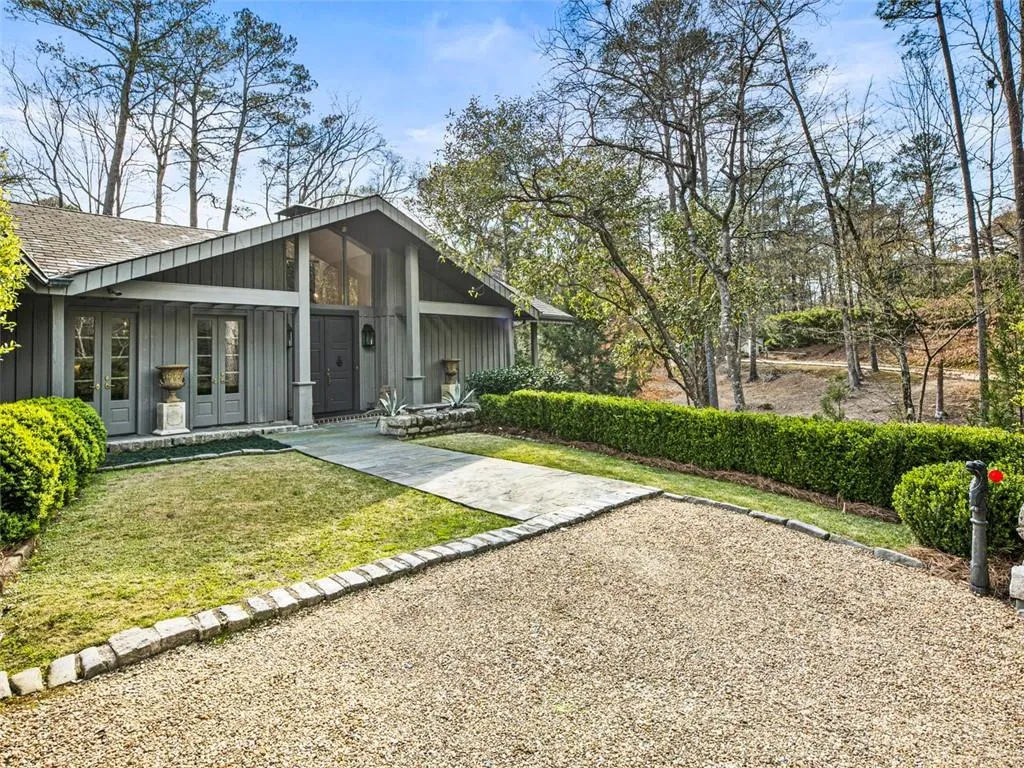 1330 W Garmon Road, Atlanta, Georgia 30327, 4 Bedrooms Bedrooms, ,4 BathroomsBathrooms,Residential,Sold,1330 W Garmon Road,7358366