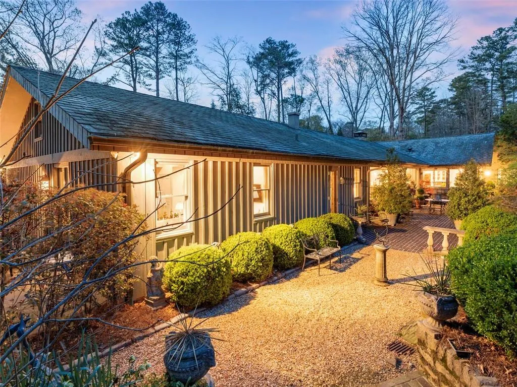 1330 W Garmon Road, Atlanta, Georgia 30327, 4 Bedrooms Bedrooms, ,4 BathroomsBathrooms,Residential,Sold,1330 W Garmon Road,7358366