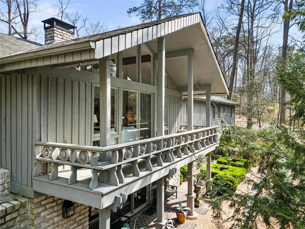 1330 W Garmon Road, Atlanta, Georgia 30327, 4 Bedrooms Bedrooms, ,4 BathroomsBathrooms,Residential,Sold,1330 W Garmon Road,7358366