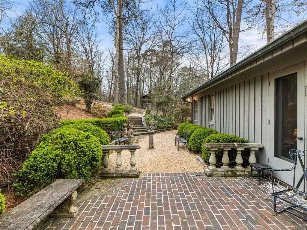 1330 W Garmon Road, Atlanta, Georgia 30327, 4 Bedrooms Bedrooms, ,4 BathroomsBathrooms,Residential,Sold,1330 W Garmon Road,7358366