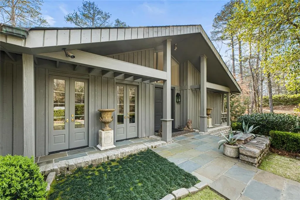1330 W Garmon Road, Atlanta, Georgia 30327, 4 Bedrooms Bedrooms, ,4 BathroomsBathrooms,Residential,Sold,1330 W Garmon Road,7358366
