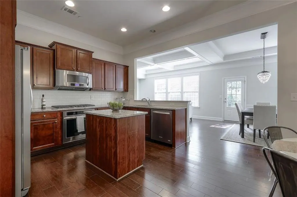 152 Barkley Lane, Atlanta, Georgia 30328, 3 Bedrooms Bedrooms, ,2 BathroomsBathrooms,Residential,Sold,152 Barkley Lane,6061923