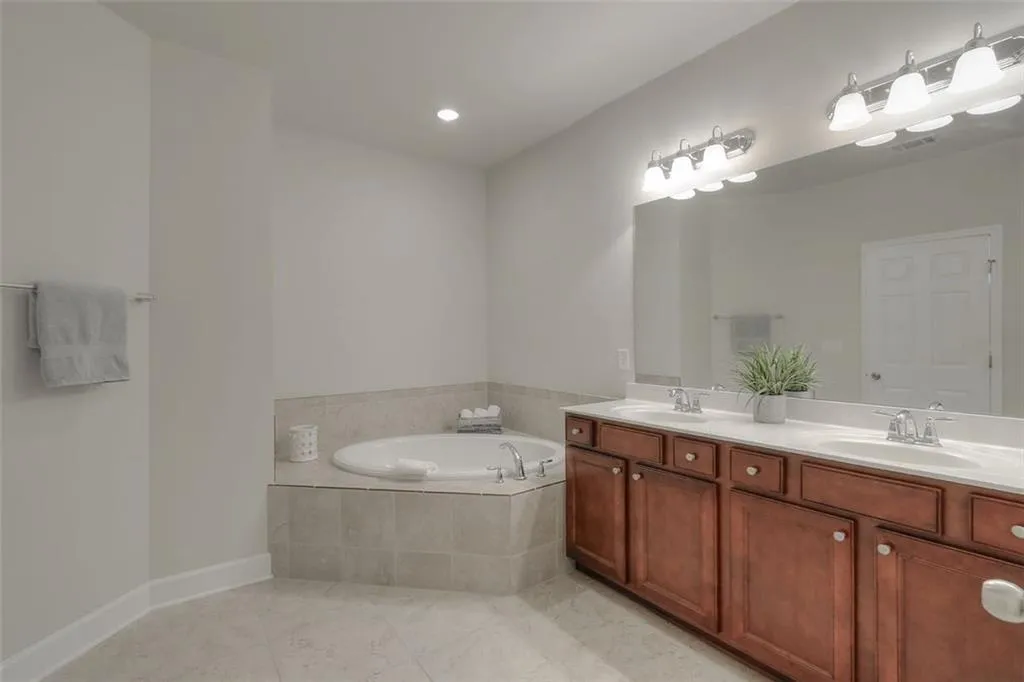 152 Barkley Lane, Atlanta, Georgia 30328, 3 Bedrooms Bedrooms, ,2 BathroomsBathrooms,Residential,Sold,152 Barkley Lane,6061923