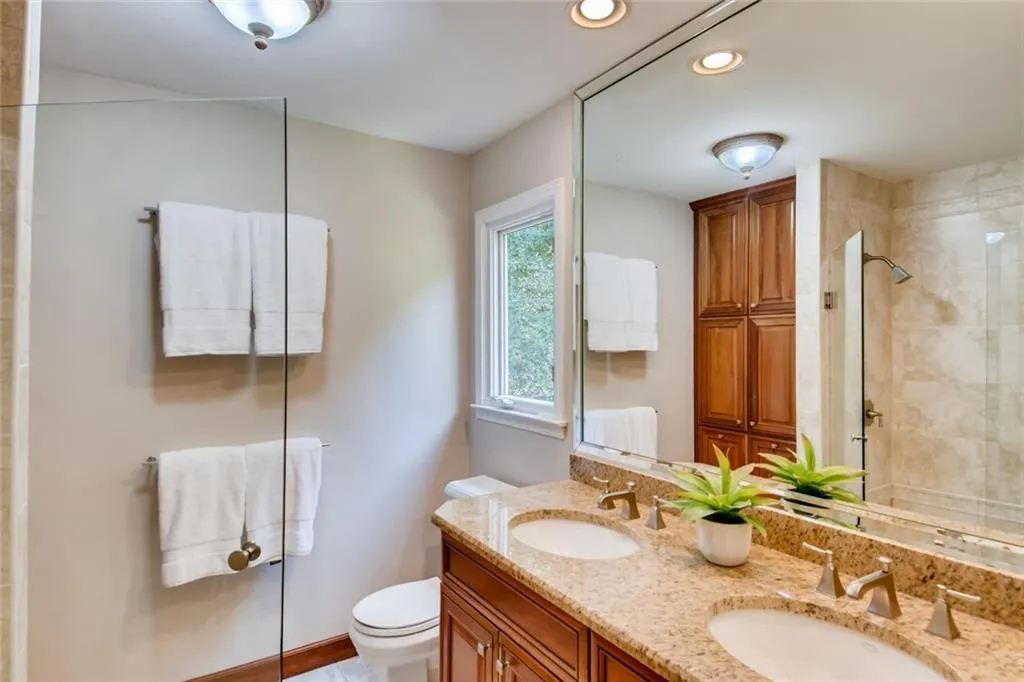 1590 Huntingdon Trail, Sandy Springs, Georgia 30350, 5 Bedrooms Bedrooms, ,3 BathroomsBathrooms,Residential,Sold,1590 Huntingdon Trail,6623298