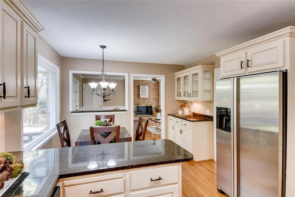 1590 Huntingdon Trail, Sandy Springs, Georgia 30350, 5 Bedrooms Bedrooms, ,3 BathroomsBathrooms,Residential,Sold,1590 Huntingdon Trail,6623298