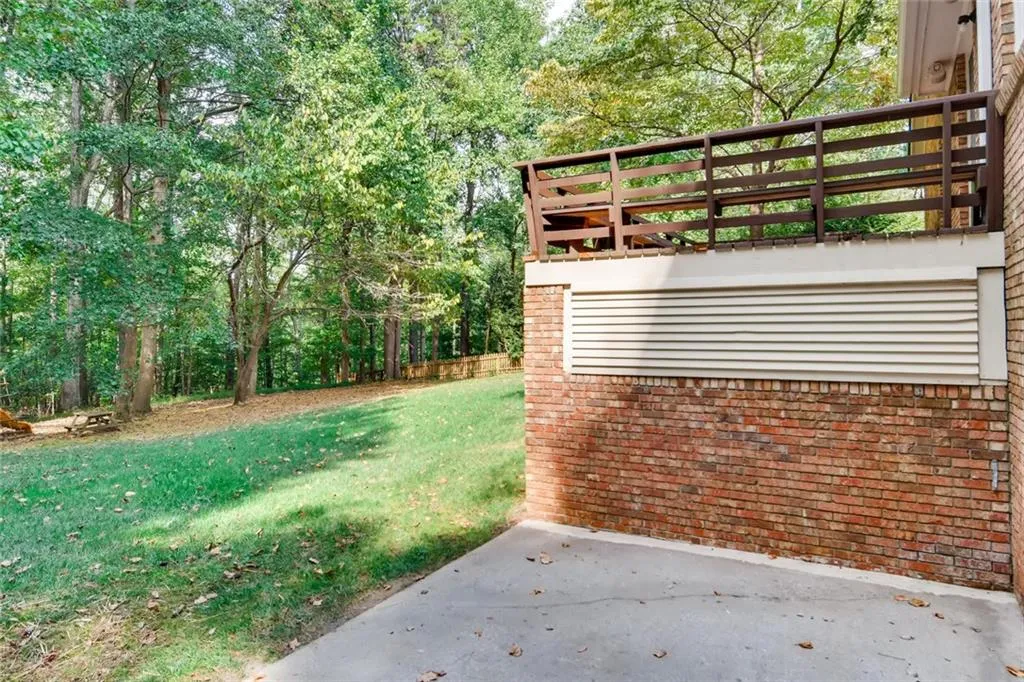 1590 Huntingdon Trail, Sandy Springs, Georgia 30350, 5 Bedrooms Bedrooms, ,3 BathroomsBathrooms,Residential,Sold,1590 Huntingdon Trail,6623298