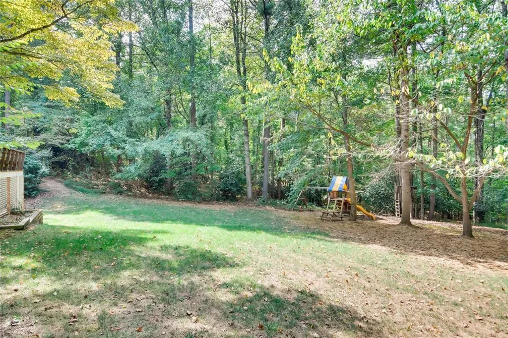 1590 Huntingdon Trail, Sandy Springs, Georgia 30350, 5 Bedrooms Bedrooms, ,3 BathroomsBathrooms,Residential,Sold,1590 Huntingdon Trail,6623298
