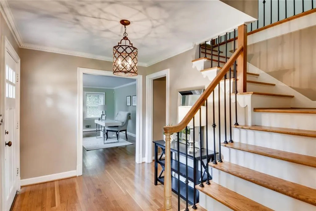 1590 Huntingdon Trail, Sandy Springs, Georgia 30350, 5 Bedrooms Bedrooms, ,3 BathroomsBathrooms,Residential,Sold,1590 Huntingdon Trail,6623298