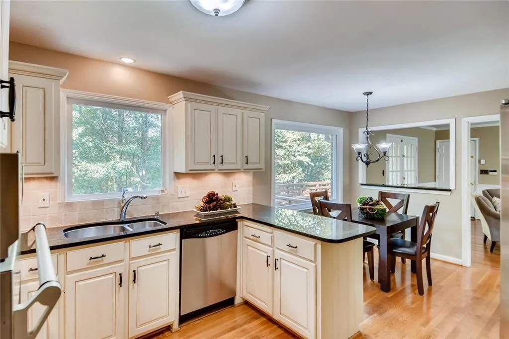 1590 Huntingdon Trail, Sandy Springs, Georgia 30350, 5 Bedrooms Bedrooms, ,3 BathroomsBathrooms,Residential,Sold,1590 Huntingdon Trail,6623298