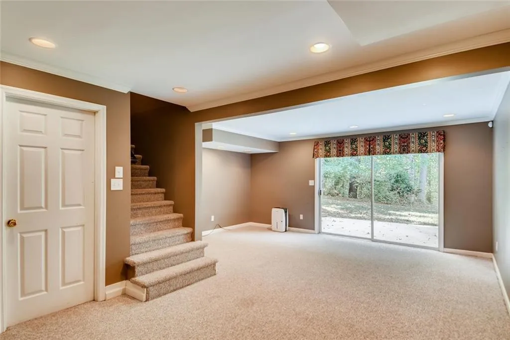 1590 Huntingdon Trail, Sandy Springs, Georgia 30350, 5 Bedrooms Bedrooms, ,3 BathroomsBathrooms,Residential,Sold,1590 Huntingdon Trail,6623298