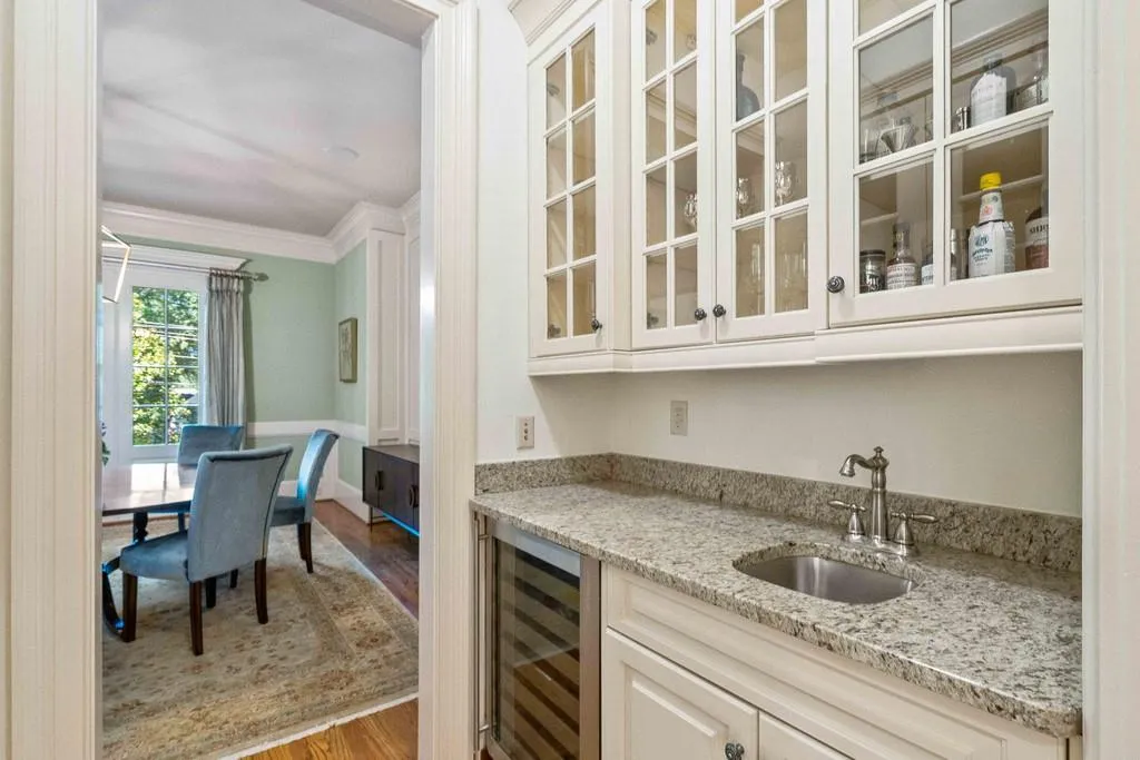 4968 Long Island Drive Nw, Atlanta, Georgia 30327, 6 Bedrooms Bedrooms, ,6 BathroomsBathrooms,Residential,Sold,4968 Long Island Drive Nw,6788138