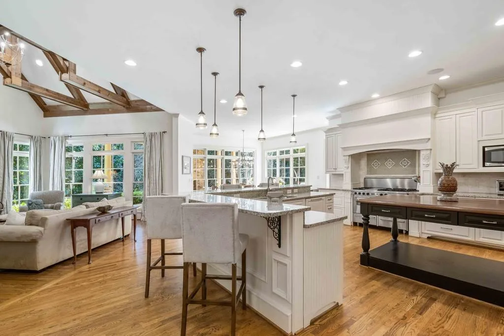 4968 Long Island Drive Nw, Atlanta, Georgia 30327, 6 Bedrooms Bedrooms, ,6 BathroomsBathrooms,Residential,Sold,4968 Long Island Drive Nw,6788138