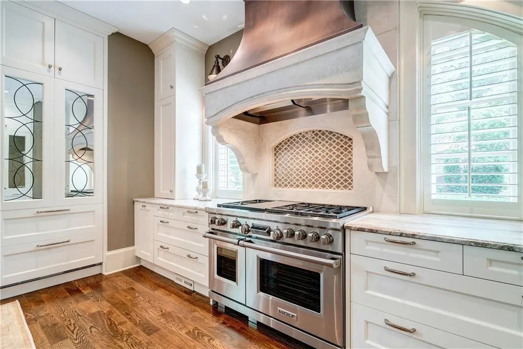 11 Leighton Court, Sandy Springs, Georgia 30327, 6 Bedrooms Bedrooms, ,7 BathroomsBathrooms,Residential,Sold,11 Leighton Court,6541996