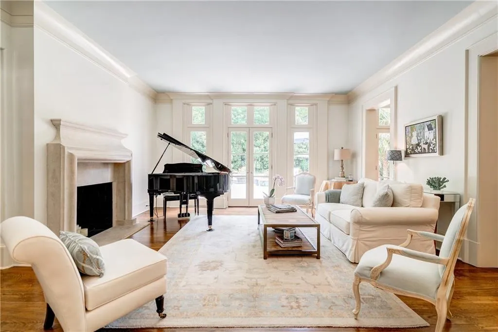 11 Leighton Court, Sandy Springs, Georgia 30327, 6 Bedrooms Bedrooms, ,7 BathroomsBathrooms,Residential,Sold,11 Leighton Court,6541996