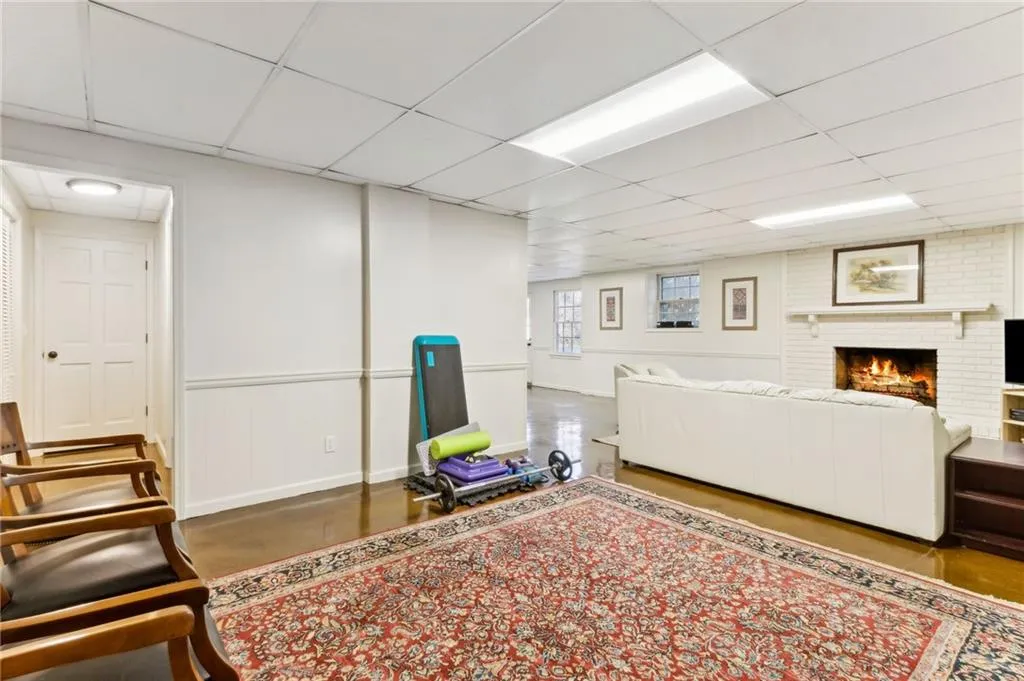 2345 Kimbrough Court, Sandy Springs, Georgia 30350, 4 Bedrooms Bedrooms, ,3 BathroomsBathrooms,Residential,For Sale,2345 Kimbrough Court,7708768