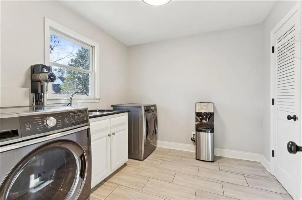 2345 Kimbrough Court, Sandy Springs, Georgia 30350, 4 Bedrooms Bedrooms, ,3 BathroomsBathrooms,Residential,For Sale,2345 Kimbrough Court,7708768