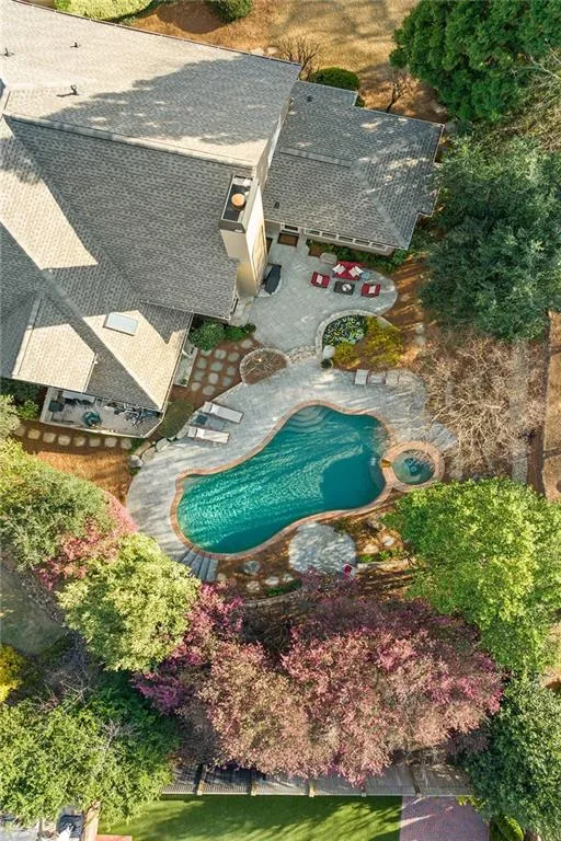 235 Embassy Court, Sandy Springs, Georgia 30328, 4 Bedrooms Bedrooms, ,3 BathroomsBathrooms,Residential,Sold,235 Embassy Court,7351691