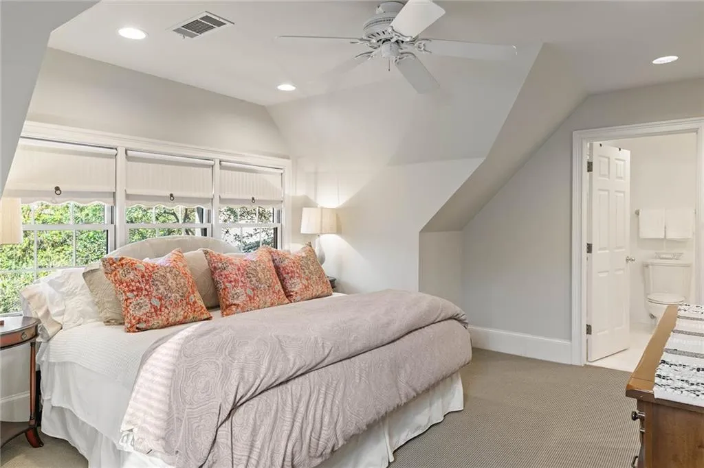 235 Embassy Court, Sandy Springs, Georgia 30328, 4 Bedrooms Bedrooms, ,3 BathroomsBathrooms,Residential,Sold,235 Embassy Court,7351691