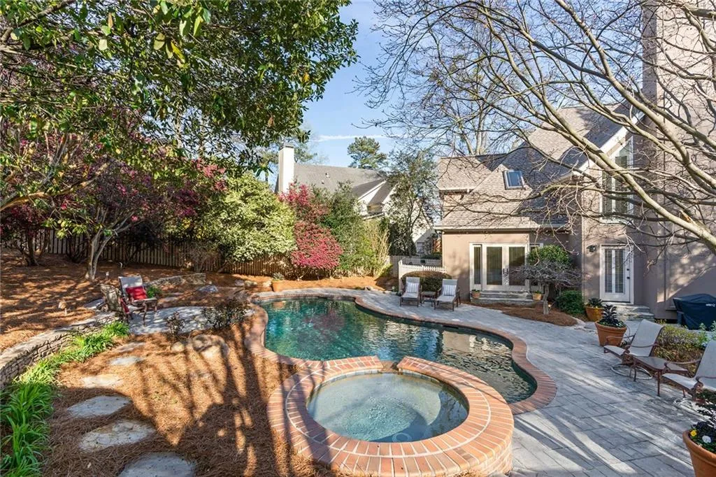 235 Embassy Court, Sandy Springs, Georgia 30328, 4 Bedrooms Bedrooms, ,3 BathroomsBathrooms,Residential,Sold,235 Embassy Court,7351691