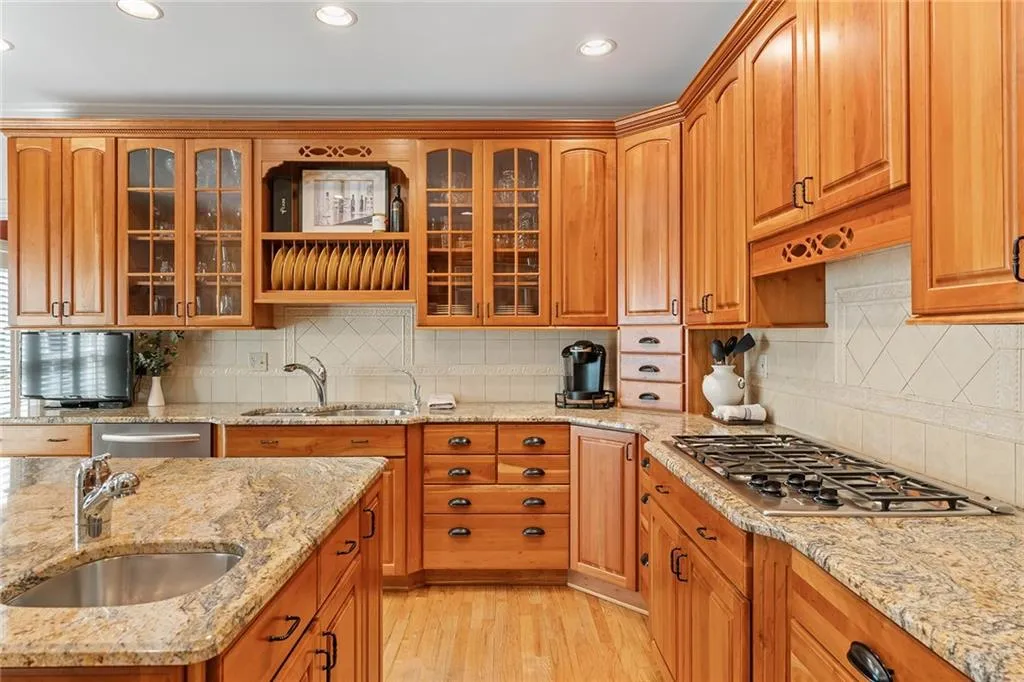 235 Embassy Court, Sandy Springs, Georgia 30328, 4 Bedrooms Bedrooms, ,3 BathroomsBathrooms,Residential,Sold,235 Embassy Court,7351691