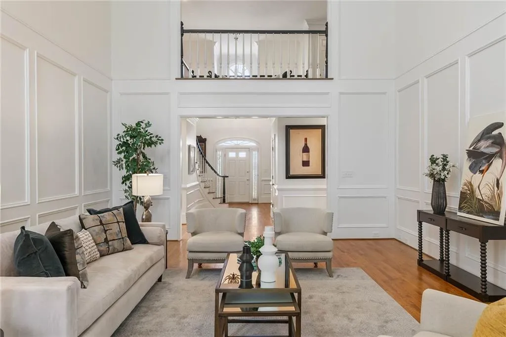 235 Embassy Court, Sandy Springs, Georgia 30328, 4 Bedrooms Bedrooms, ,3 BathroomsBathrooms,Residential,Sold,235 Embassy Court,7351691